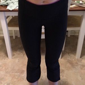 Lulu black crop yoga pants
