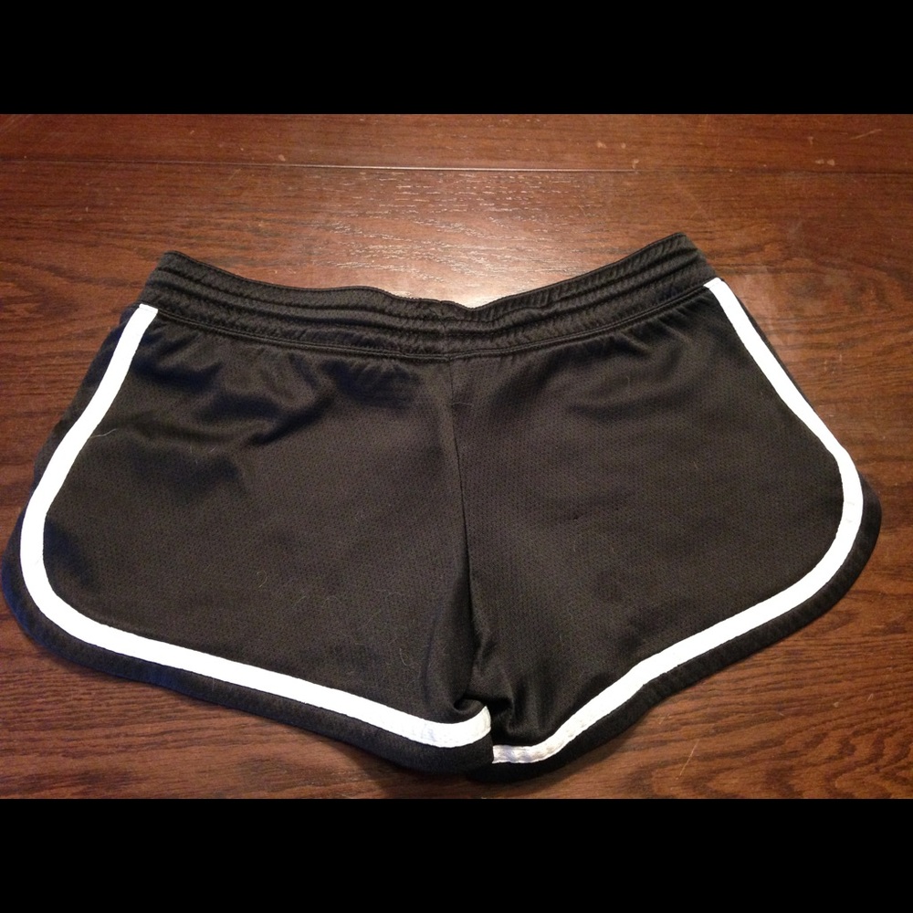 Shorts - Picture 3 of 3