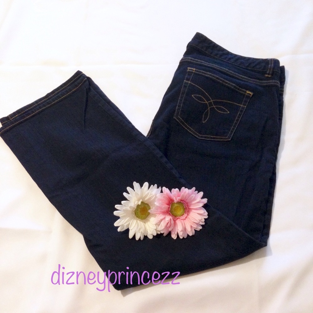 🌸 Dark Wash Straight Leg Jeans