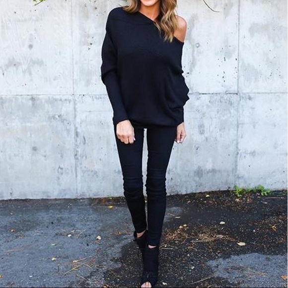 ✦NWT Off Shoulder Loose Pullover Sweater✦ - Picture 3 of 6