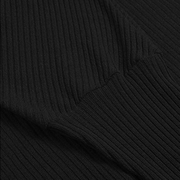 ✦NWT Off Shoulder Loose Pullover Sweater✦ - Picture 5 of 6