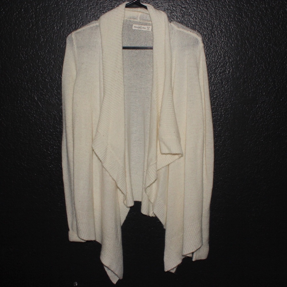 Soft cardigan ruffled