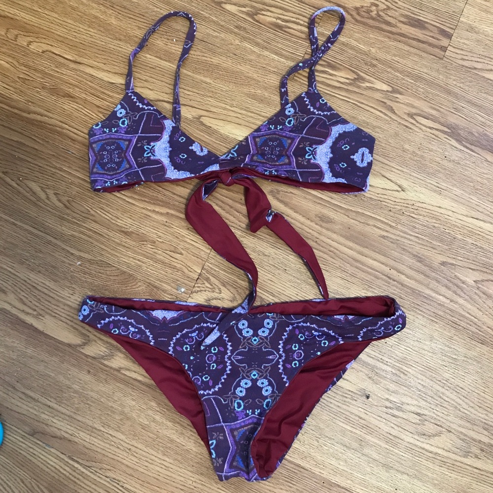 Reversible bikini.