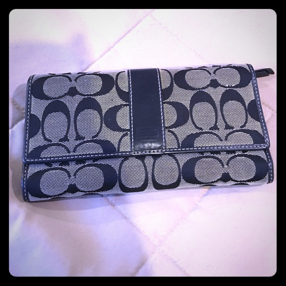 Coach wallet - Picture 1 of 3