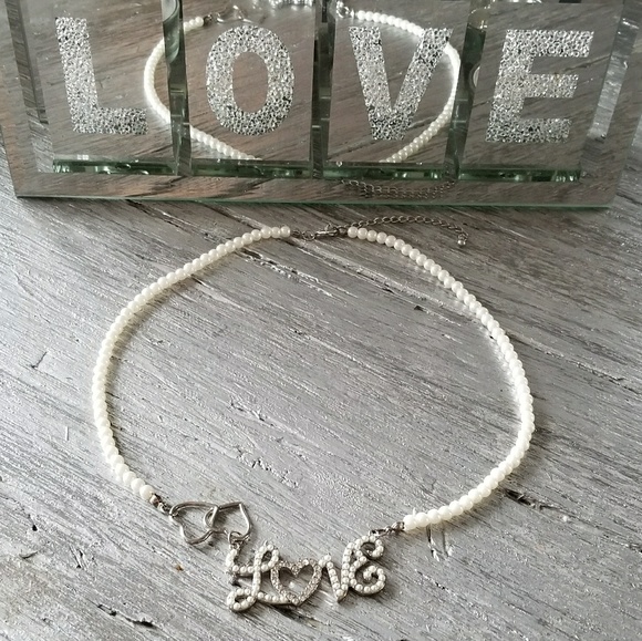 SOLD OUT 'LOVE' & PEARLS NECKLACE - Picture 4 of 4