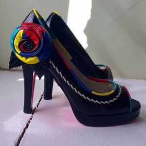 Betsey Johnson Patent Black Pumps