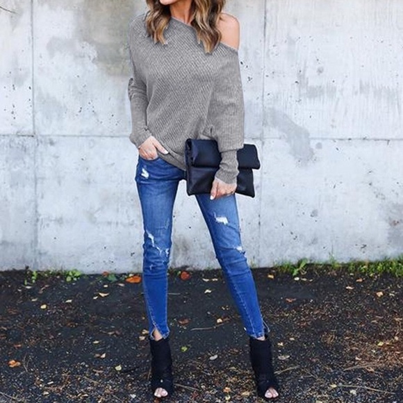 ✦NWT Off Shoulder Loose Pullover Top✦ - Picture 2 of 7