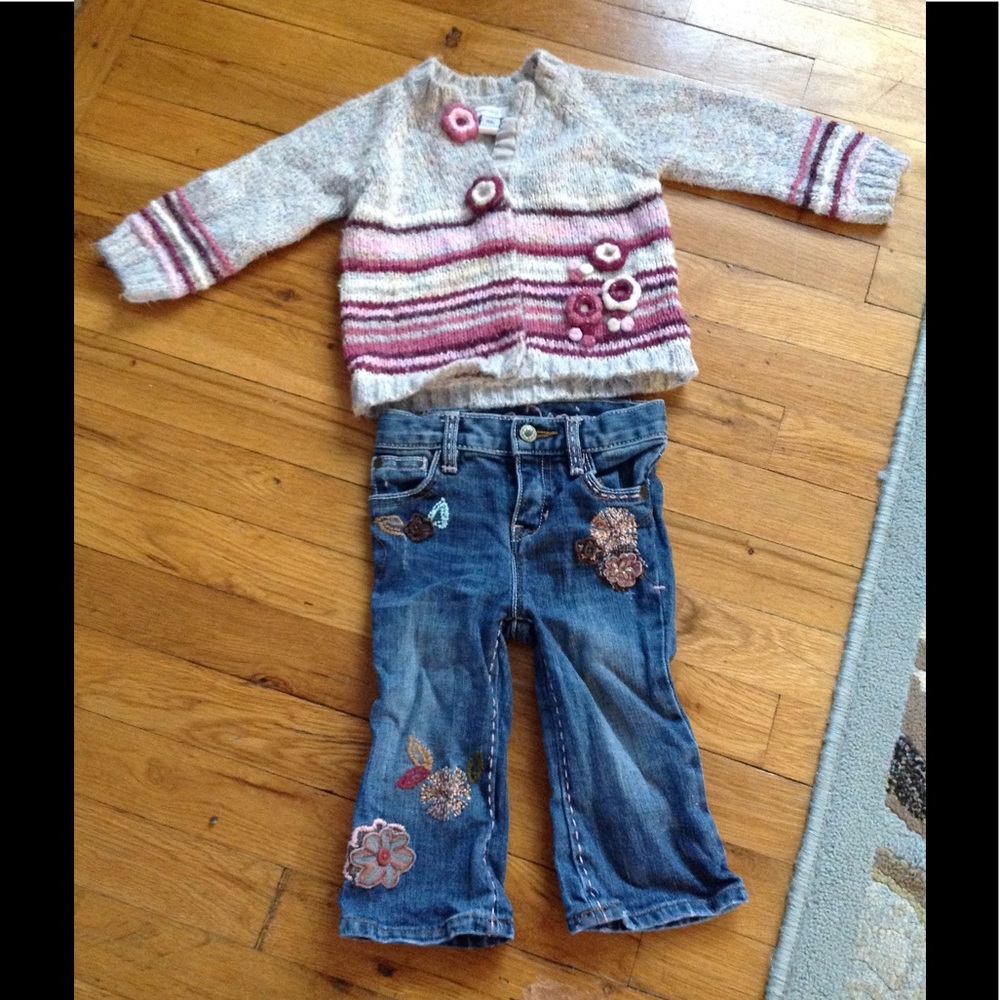 Baby gap jeans and sweater outfit 18 months