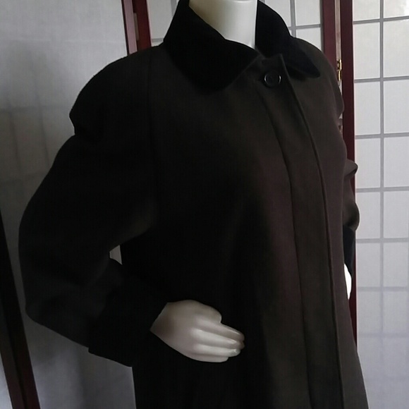 Coat - Picture 2 of 8