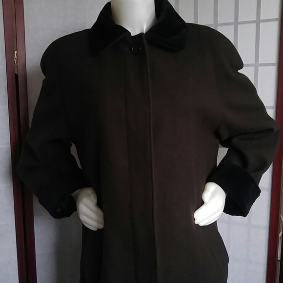 Coat - Picture 3 of 8