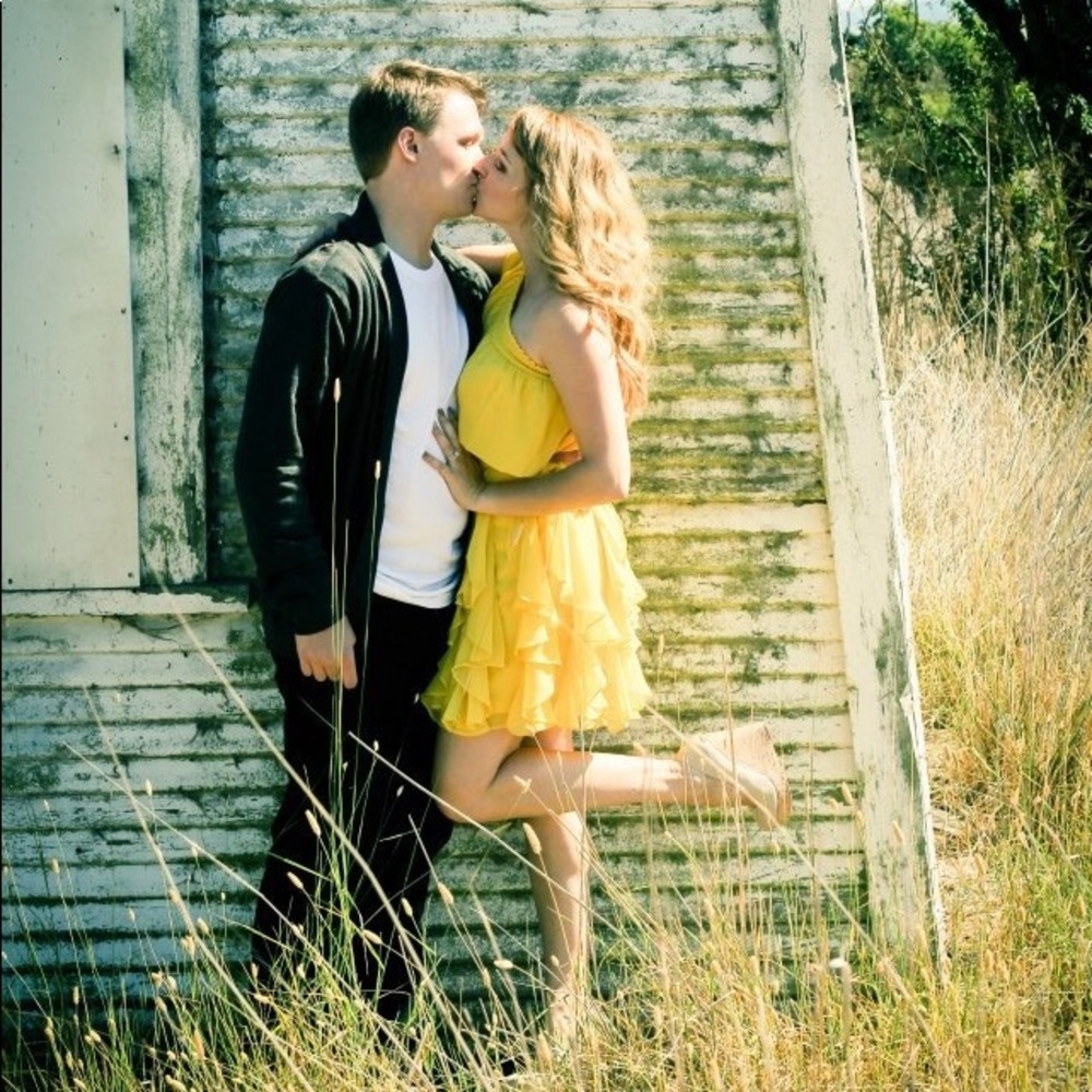 Jessica Simpson yellow off the shoulder dress