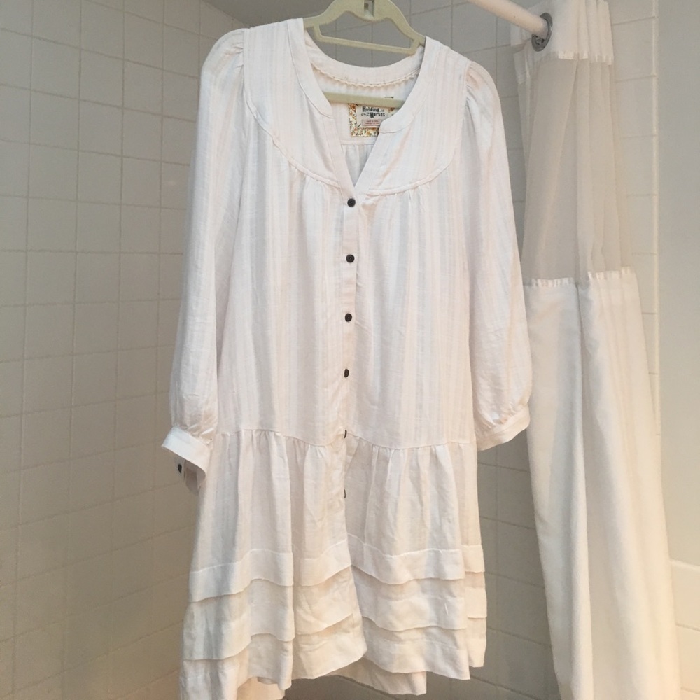 Cream color top thigh length very soft fabric