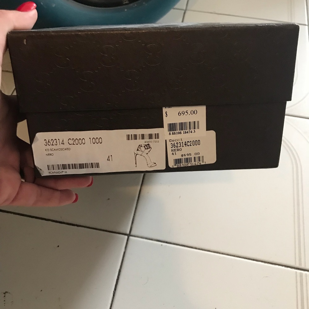 Gucci wedge silver hardware