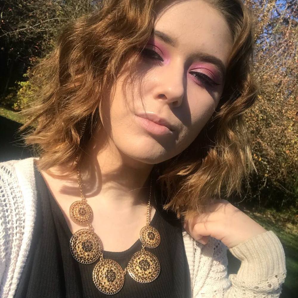 Meet your Posher, Alexus