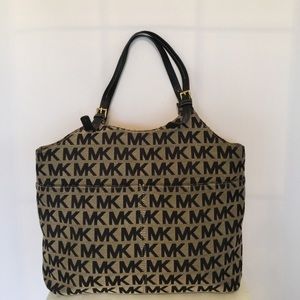 Michael Kors Signature Tote Bag