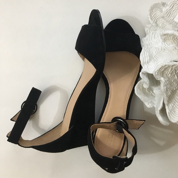 J. Crew Shoes - NWOT J. crew black Laila suede heels