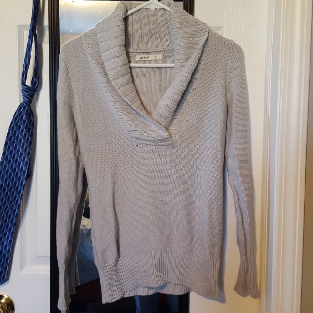 Old navy sweater