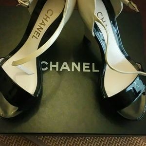 Woman heels chanel