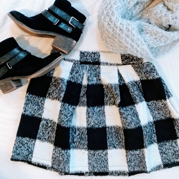 Gingham High Waist Mini Skirt - Picture 2 of 6