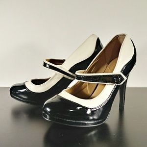 Vintage style classy black and white strap heels
