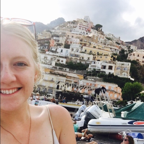 Meet your Posher, Emily - Picture 1 of 1