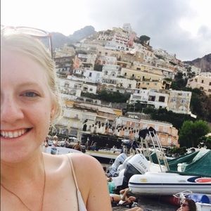 Meet your Posher, Emily