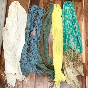 Lot of 6 scarves ⛄️
