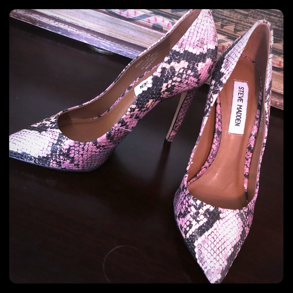 Steve Madden Snake Skin Pumps
