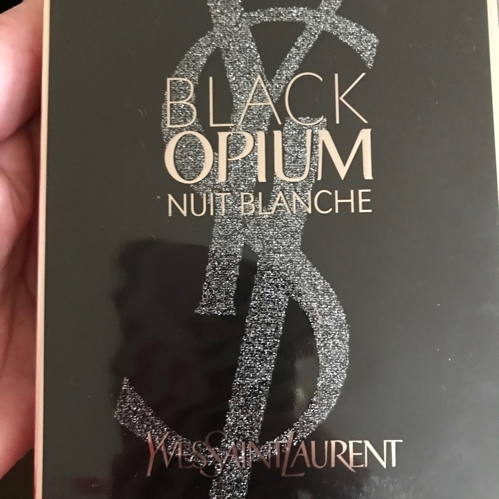 Black Opium Nuit Blanche