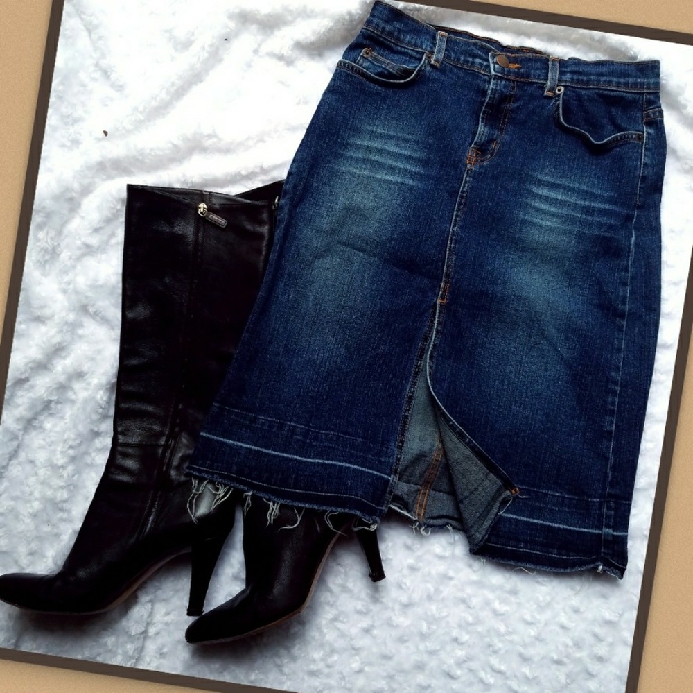 Pencil frayed edge denim skirt