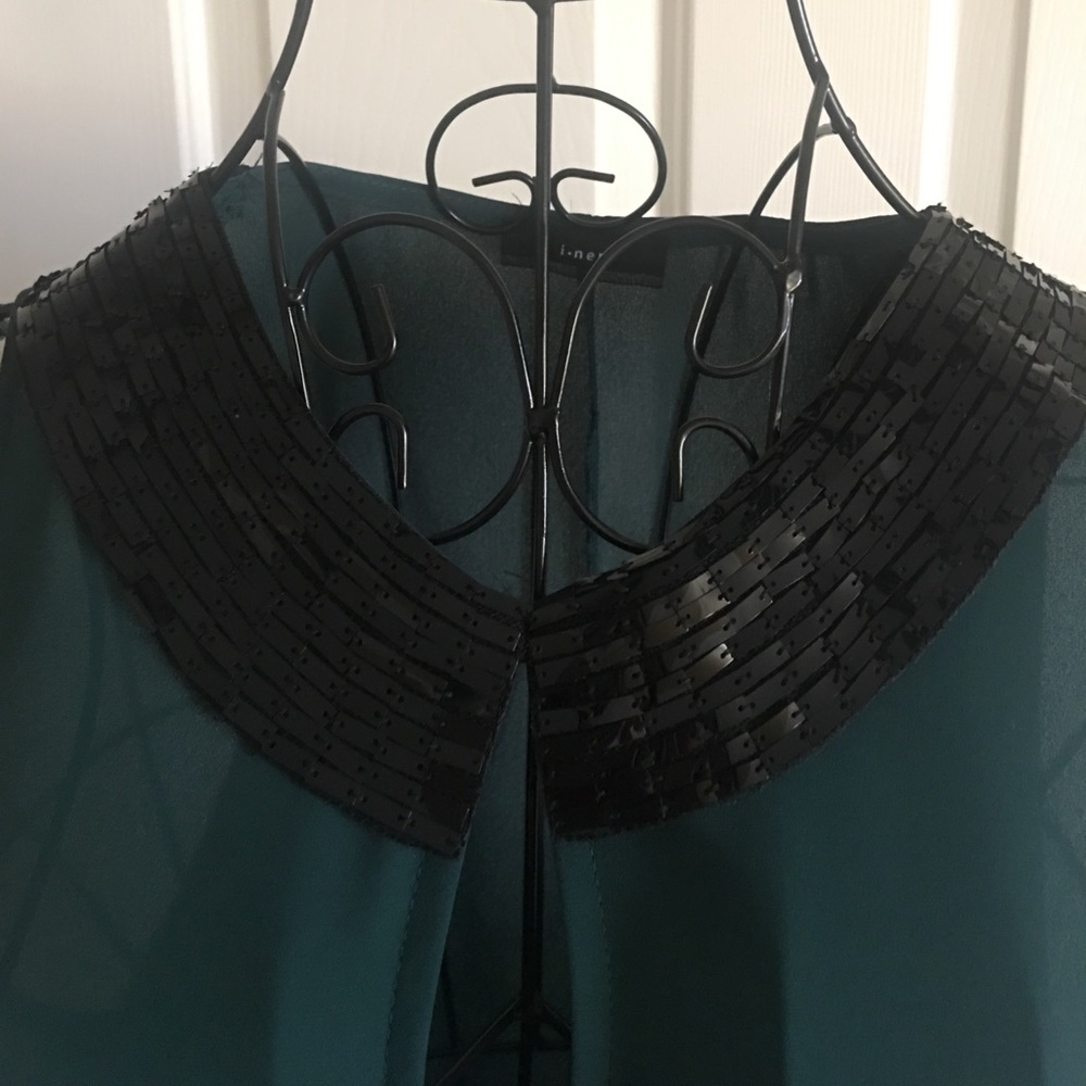 ⭐️⭐️HP⭐️⭐️Dressy top-New with tags - Picture 2 of 5