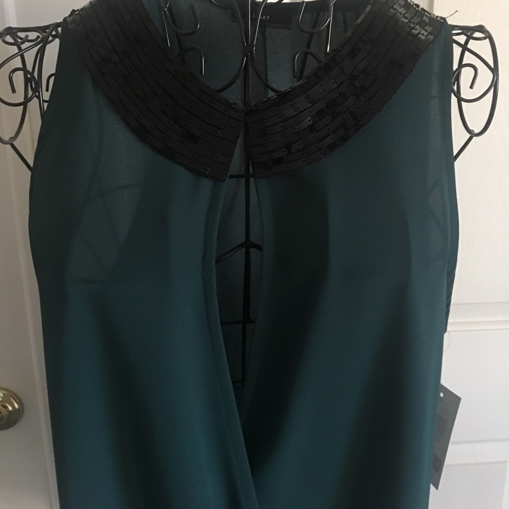 ⭐️⭐️HP⭐️⭐️Dressy top-New with tags - Picture 3 of 5