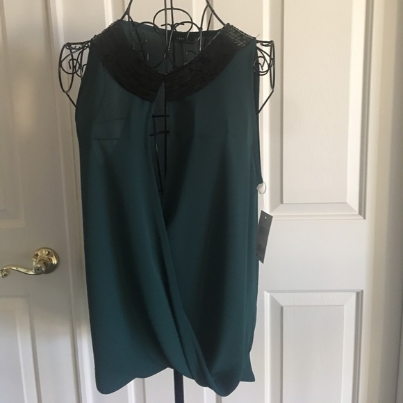 Tops - ⭐️⭐️HP⭐️⭐️Dressy top-New with tags