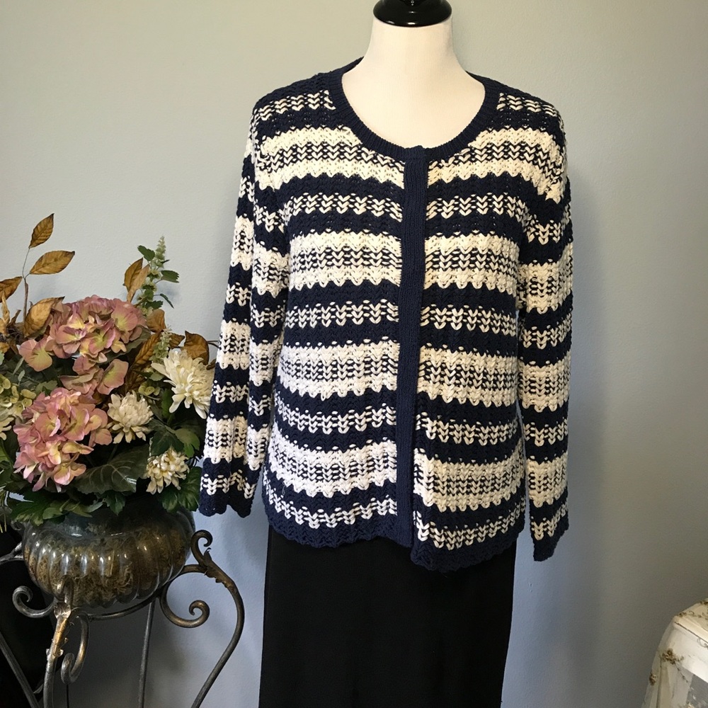 LIZ CLAIBORNE  SWEATER