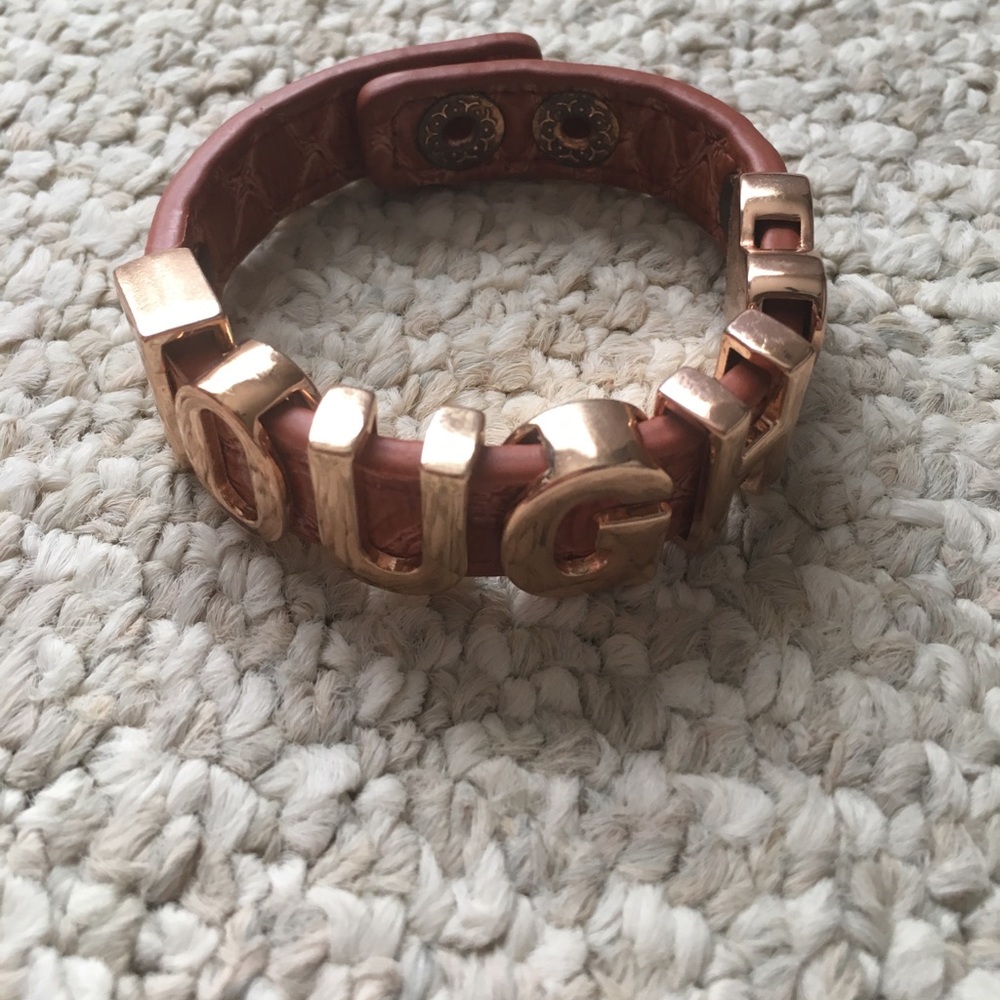 ⭐️Offer⭐️ Bracelet - Picture 3 of 3
