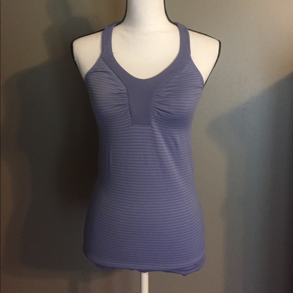 Under Armour: Active Top