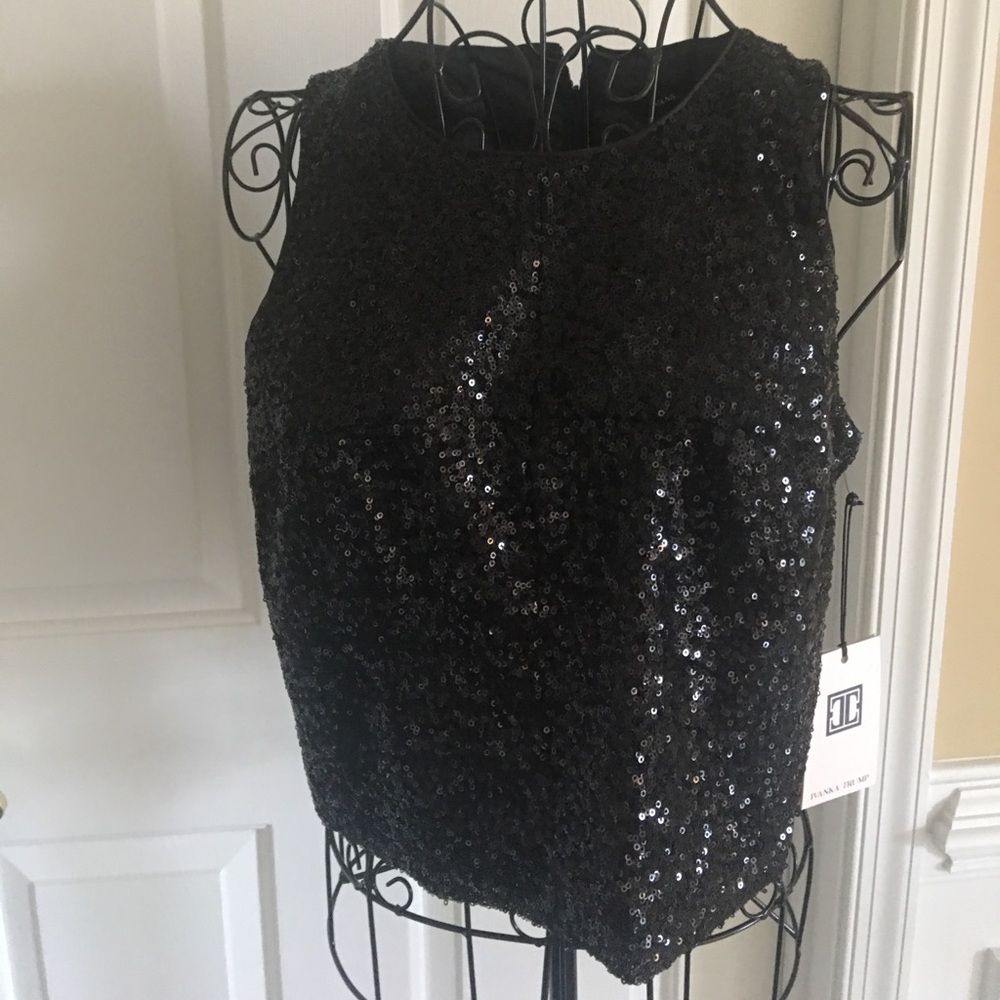 New with Tags Crop sequence top