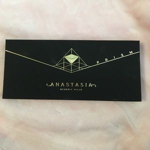 Brand new ABH Prism palette