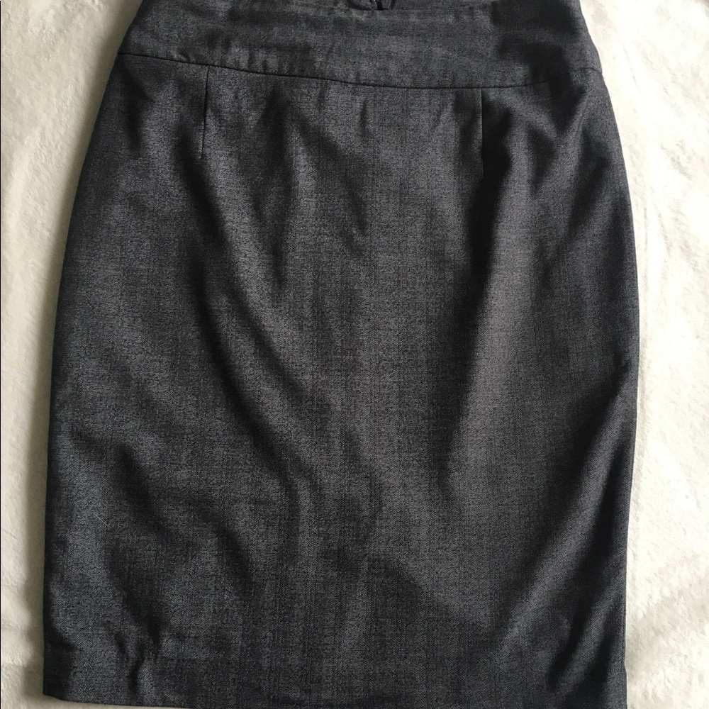 Gray pencil skirt