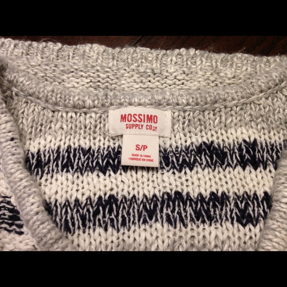 sweater - Picture 3 of 3