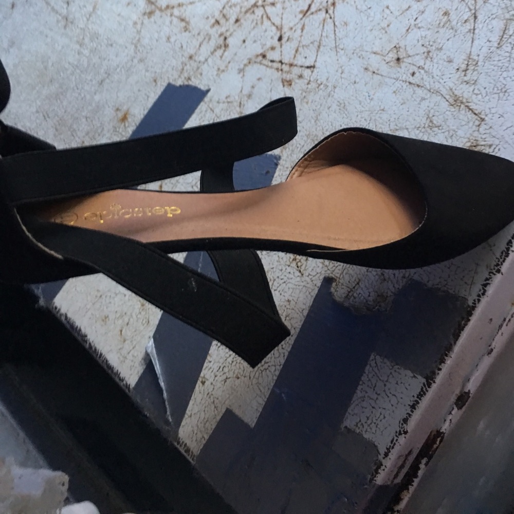 Pointy toed flats