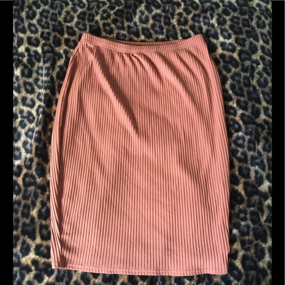 Pencil skirt with ribbed detailing - Picture 2 of 3