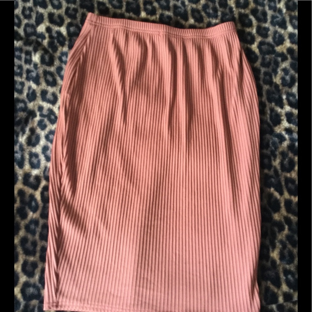 Pencil skirt with ribbed detailing - Picture 3 of 3