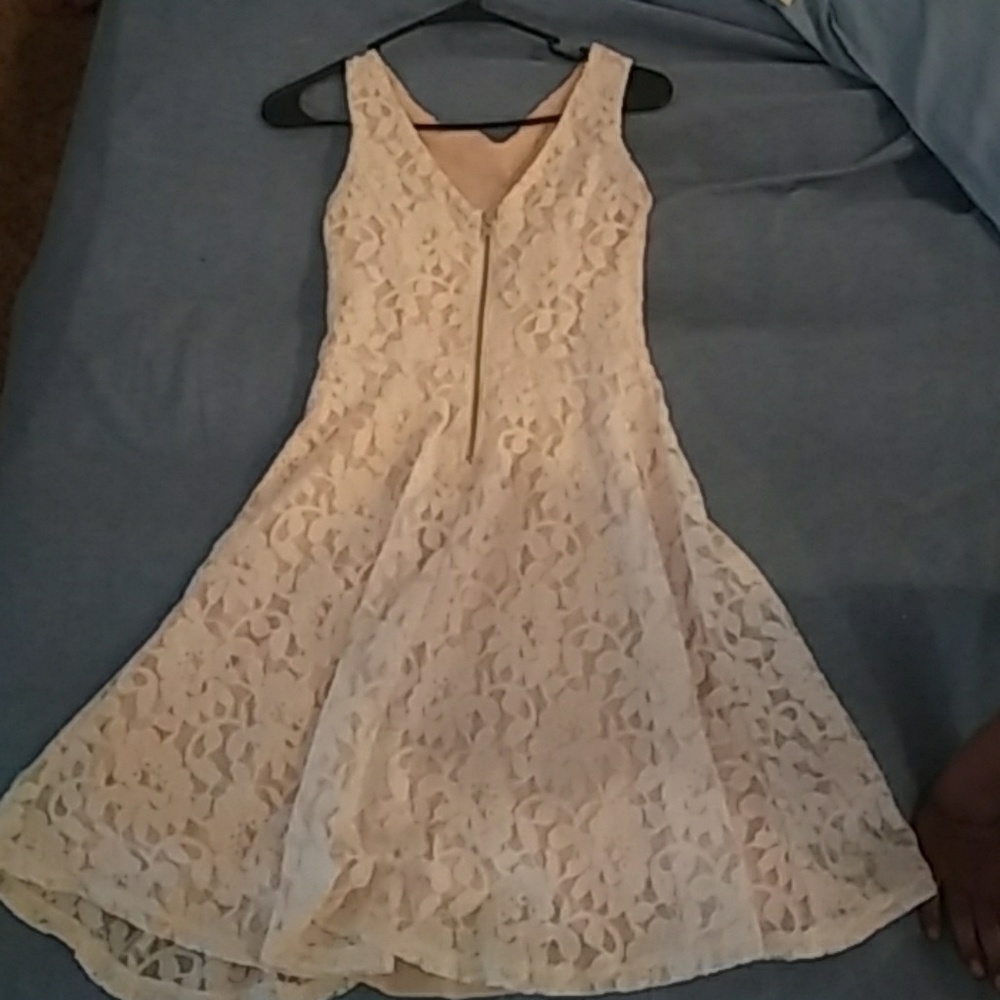 Dress - Picture 2 of 4