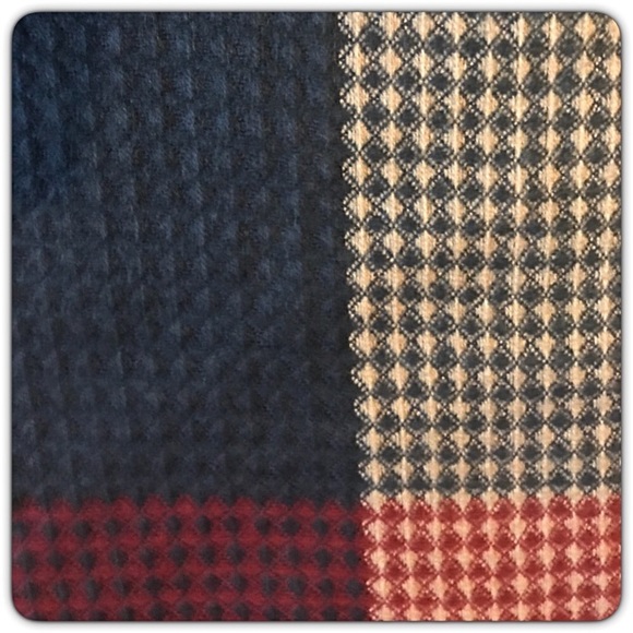 Beautiful Plaid Waffle Knit Blanket Scarf Wrap - Picture 6 of 7