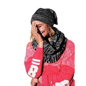 🆕 Victoria’s Secret PINK hat and scarf set NWT