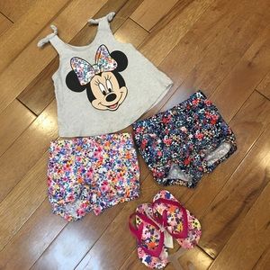 Minnie Mouse matching outfit