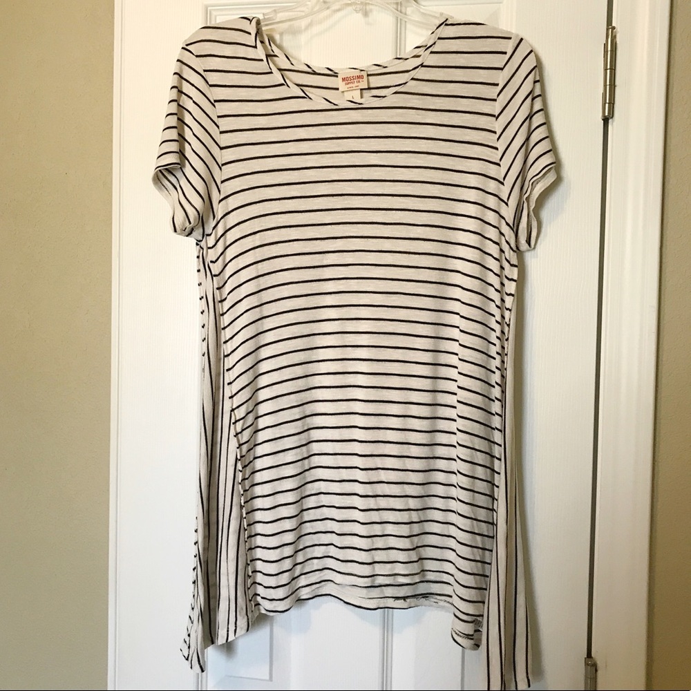 Flowy black & white striped tee