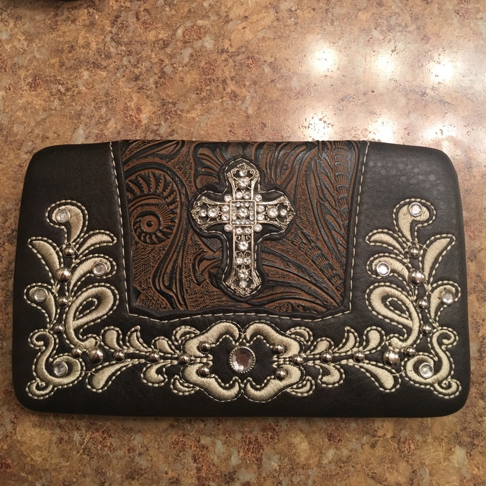 Cross wallet