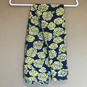LuLaRoe Yellow Disney Roses on Blue Background TC